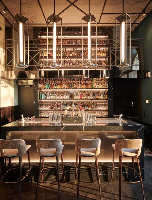 Bar am Wasser in Zürich